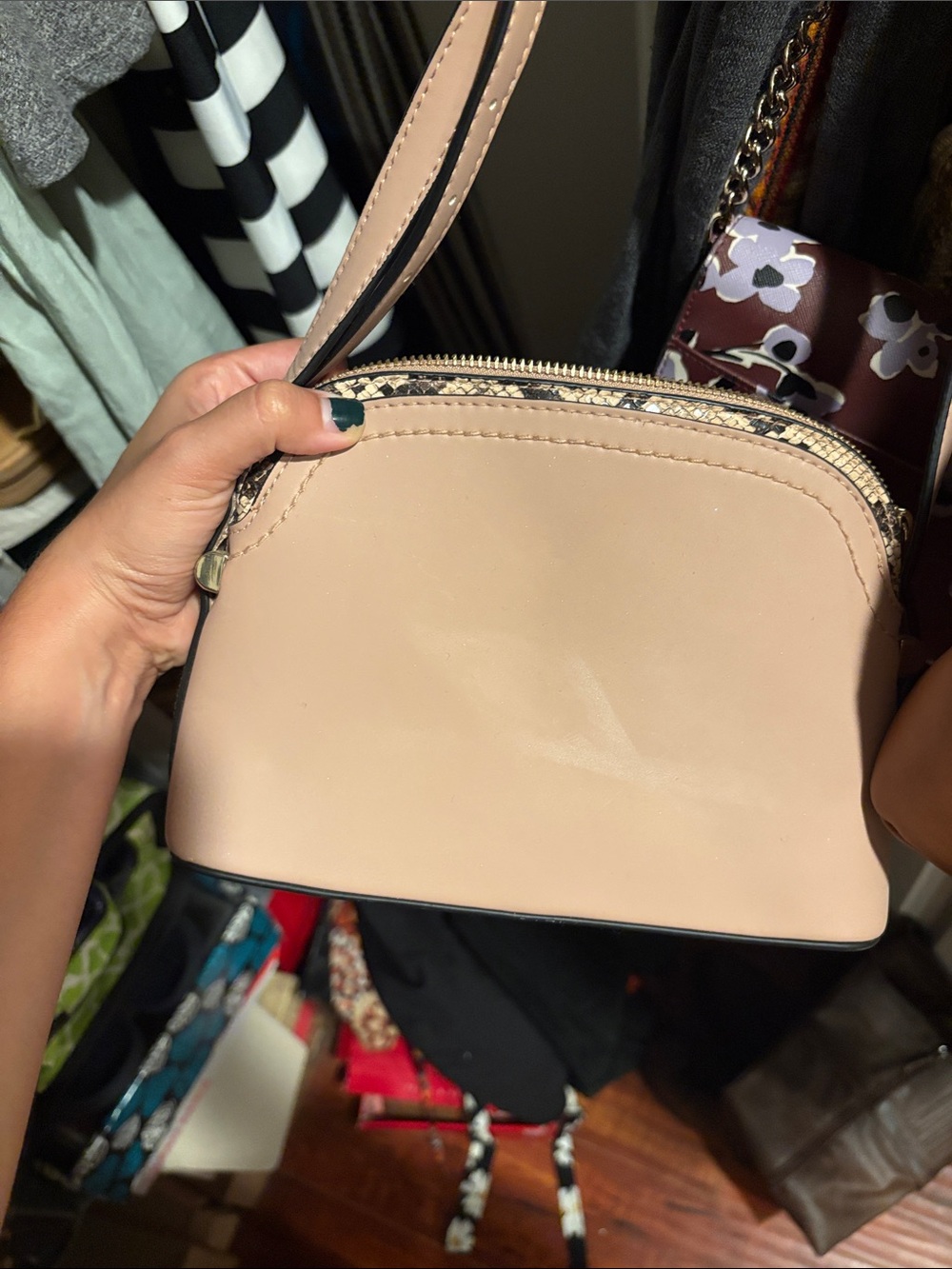 Women’s Neutral Beige Crossbody Bag - Classic Chic